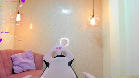 Snapshot of sofii_miller_ chatting on 03/04/25, 06:18 online show from 03/04/25, 06:18