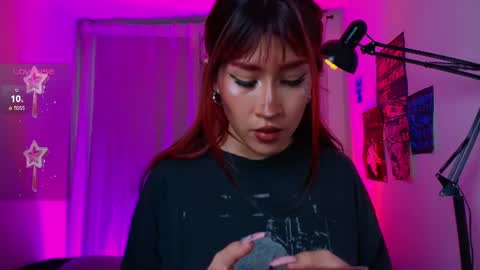 Snapshot of sofii_uwu_ chatting on 06/19/26, 11:03 Sofii online show from 06/19/26, 11:03