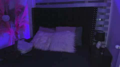 Sofia online show from 12/17/24, 03:50
