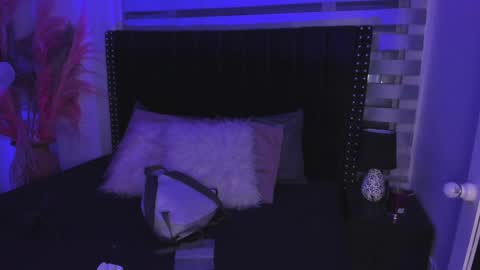 Sofia online show from 12/23/24, 04:22