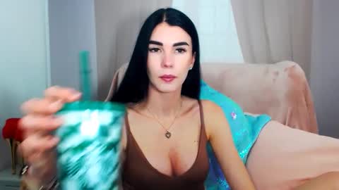 Snapshot of sofiiadream chatting on 11/17/25, 03:18 sofiiadream online show from 11/17/25, 03:18