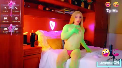 Snapshot of sofiiboniita_ chatting on 09/19/25, 02:02 Sofa bonita online show from 09/19/25, 02:02
