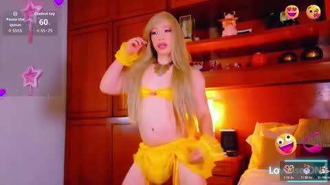 Snapshot of sofiiboniita_ chatting on 10/30/25, 02:24 Sofa bonita online show from 10/30/25, 02:24