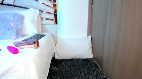 sofijohnsonx online show from 02/09/25, 12:41