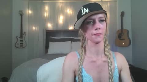 Snapshot of sofiking13 chatting on 04/05/26, 04:15 Sofi King online show from 04/05/26, 04:15