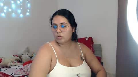 Snapshot of sofimabelnasty19 chatting on 10/26/25, 02:06 sofi online show from 10/26/25, 02:06