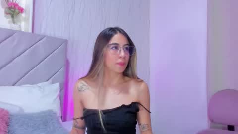 Snapshot of sofimalkova chatting on 11/12/25, 11:10 Sofi Malkova online show from 11/12/25, 11:10