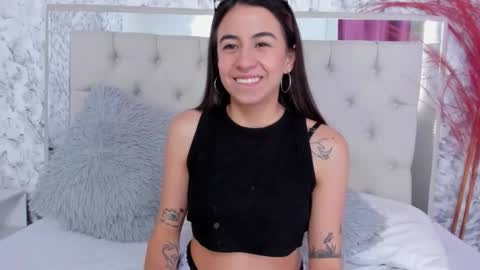 Snapshot of sofimalkova chatting on 11/17/25, 03:18 Sofi Malkova online show from 11/17/25, 03:18