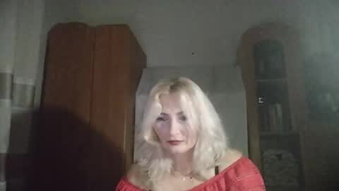 Snapshot of sofishine11 chatting on 10/22/25, 06:18 Sofi online show from 10/22/25, 06:18