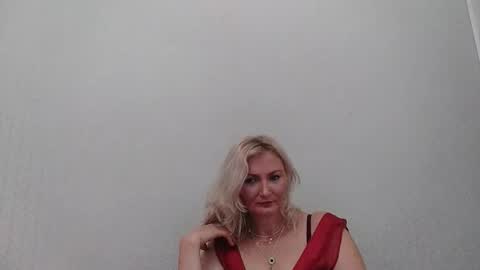 Snapshot of sofishine11 chatting on 10/24/25, 08:00 Sofi online show from 10/24/25, 08:00