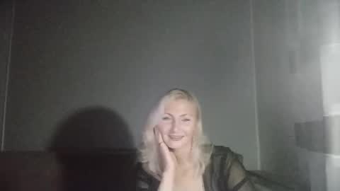 Snapshot of sofishine11 chatting on 11/07/25, 03:45 Sofi online show from 11/07/25, 03:45