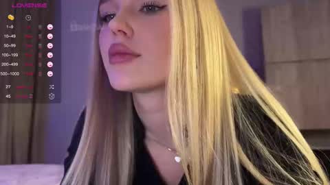 Snapshot of sofivolkova chatting on 01/13/26, 03:17 Sofia online show from 01/13/26, 03:17