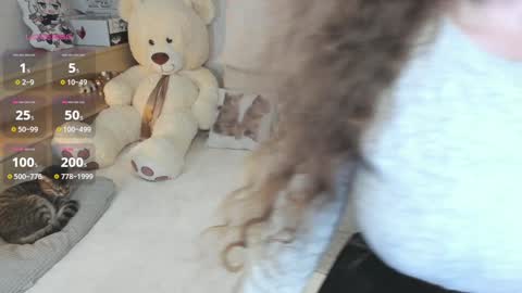 Mia online show from 12/03/24, 07:44