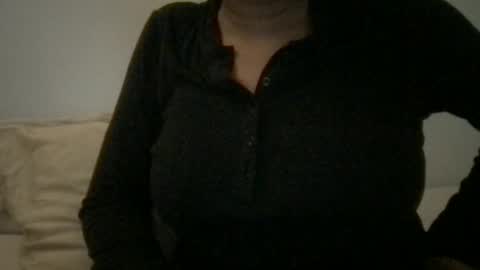 Snapshot of softberrry chatting on 11/14/25, 11:13 Jade online show from 11/14/25, 11:13