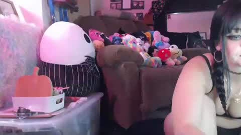 softgothprincess online show from 10/14/25, 04:35