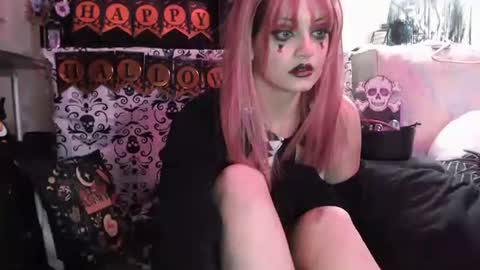 softgothprincess online show from 10/25/25, 03:36