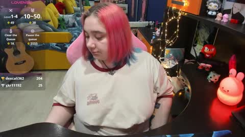 Sofie online show from 02/14/25, 06:45