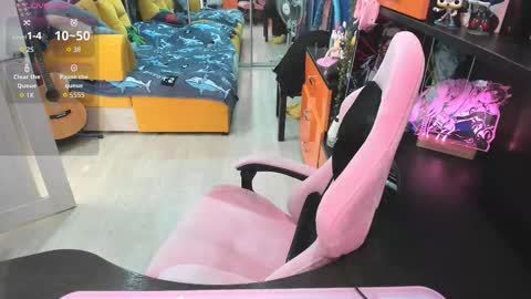 Sofie online show from 10/15/25, 05:18