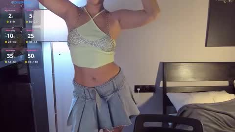 Snapshot of softt_kitty chatting on 10/26/25, 06:14 Emily online show from 10/26/25, 06:14