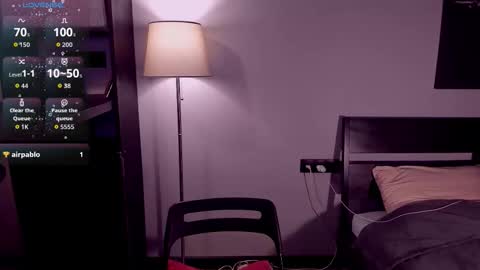 Snapshot of softt_kitty chatting on 11/14/25, 05:55 Emily online show from 11/14/25, 05:55