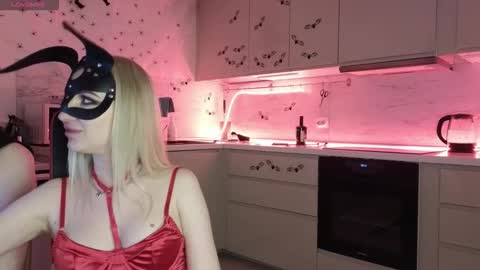 Snapshot of sofyandmike chatting on 11/03/25, 03:30 SOFYandMIKE online show from 11/03/25, 03:30