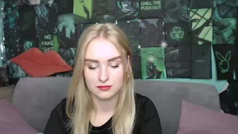 Snapshot of sofysoft chatting on 09/13/25, 04:56 sofysoft online show from 09/13/25, 04:56