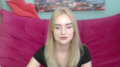 Snapshot of sofysoft chatting on 09/23/25, 04:48 sofysoft online show from 09/23/25, 04:48