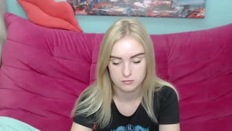 Snapshot of sofysoft chatting on 10/03/25, 04:42 sofysoft online show from 10/03/25, 04:42