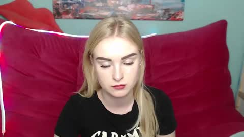 Snapshot of sofysoft chatting on 11/01/25, 05:48 sofysoft online show from 11/01/25, 05:48