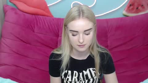 Snapshot of sofysoft chatting on 11/09/25, 06:01 sofysoft online show from 11/09/25, 06:01