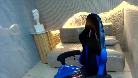 Snapshot of sol__r chatting on 06/05/26, 06:52 Sun online show from 06/05/26, 06:52