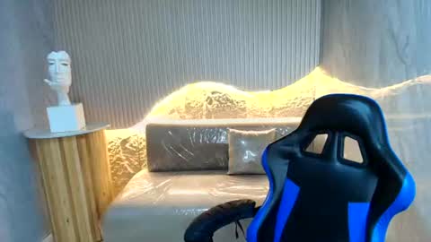 Snapshot of sol__r chatting on 06/14/26, 03:08 Sun online show from 06/14/26, 03:08