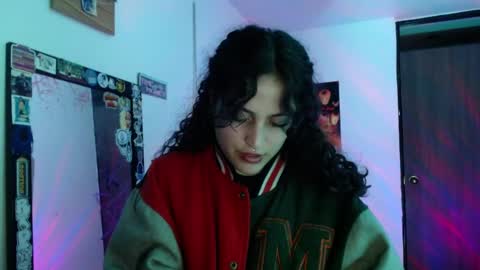 gin independent model online show from 12/15/24, 06:29