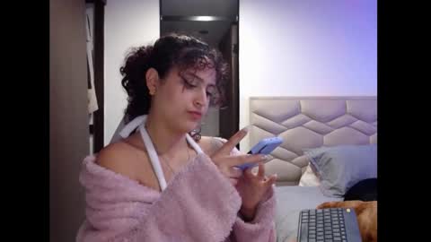 gin independent model online show from 01/09/25, 06:06