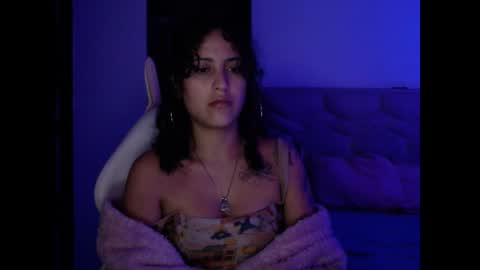 gin independent model online show from 01/17/25, 08:02