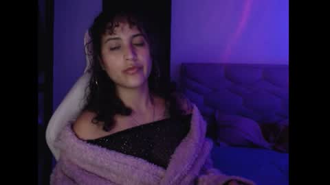 gin independent model online show from 01/19/25, 09:33
