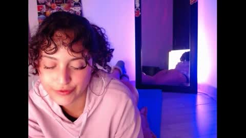gin independent model online show from 02/22/25, 08:40