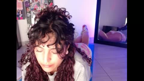 gin independent model online show from 03/04/25, 08:57