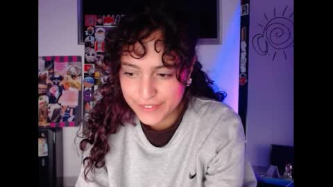 gin independent model online show from 03/05/25, 10:11