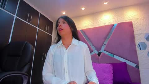 Snapshot of sol_angel_7 chatting on 05/19/26, 04:13 SOL ANGEL online show from 05/19/26, 04:13