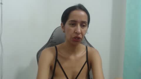 Snapshot of sol_lucia chatting on 12/19/25, 12:23 Sol lucia online show from 12/19/25, 12:23