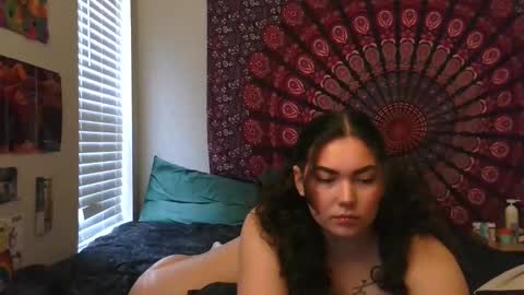 Snapshot of sola_reina chatting on 10/10/25, 05:56 Sola Reina online show from 10/10/25, 05:56