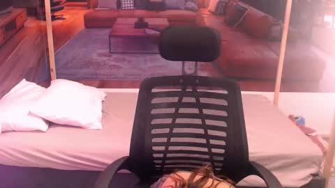 solarboom18 online show from 11/06/25, 07:04