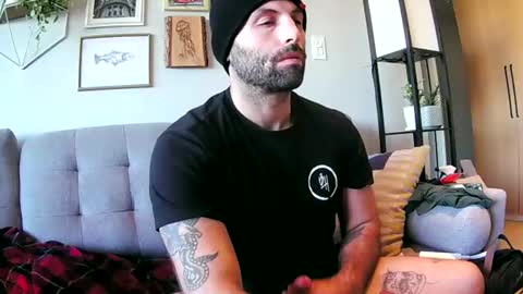 Snapshot of solarpwredlove chatting on 12/02/24, 11:07 solarpwredlove online show from 12/02/24, 11:07