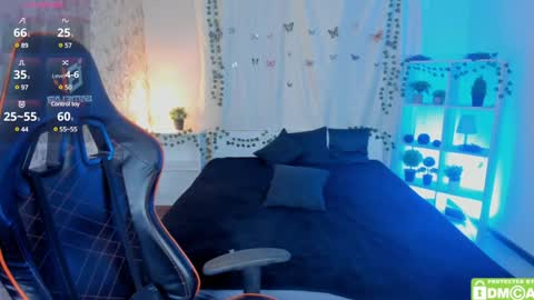 Luna online show from 01/11/25, 04:46