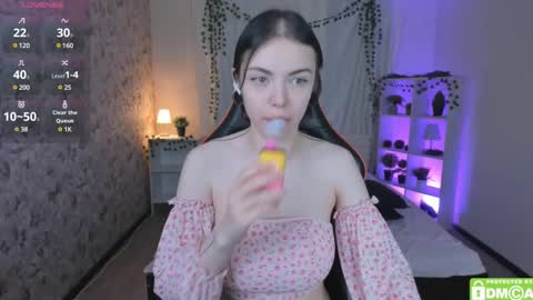 Luna online show from 02/12/25, 10:35