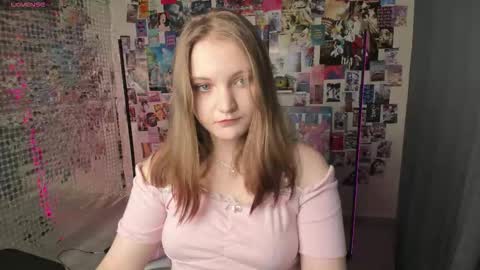 Nora online show from 09/09/25, 09:42