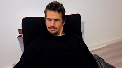 Snapshot of solero93 chatting on 02/21/25, 06:26 solero93 online show from 02/21/25, 06:26