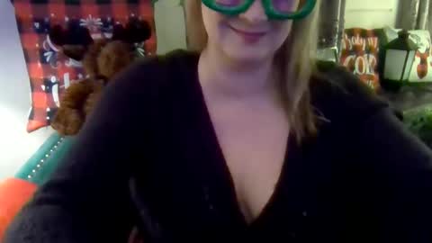 solesticia online show from 12/19/24, 11:03