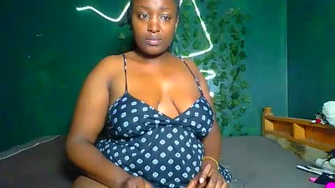 Snapshot of sollybunny chatting on 06/11/26, 02:53 Solly bunny online show from 06/11/26, 02:53